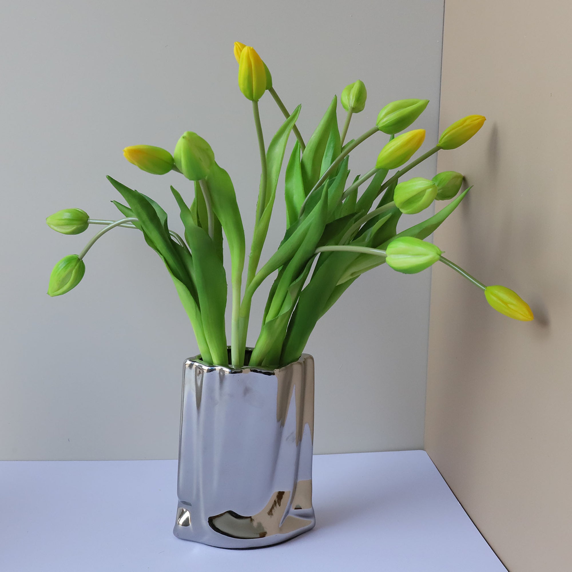 Realistic Latex Artificial Tulip Flower Bunch 17"