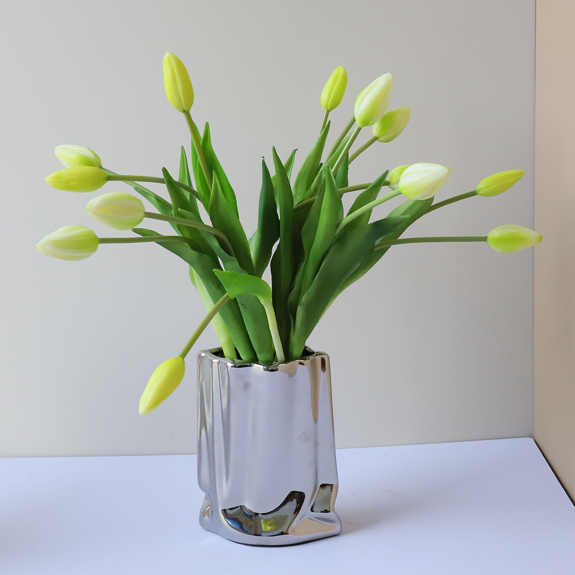 Realistic Latex Artificial Tulip Flower Bunch 17"